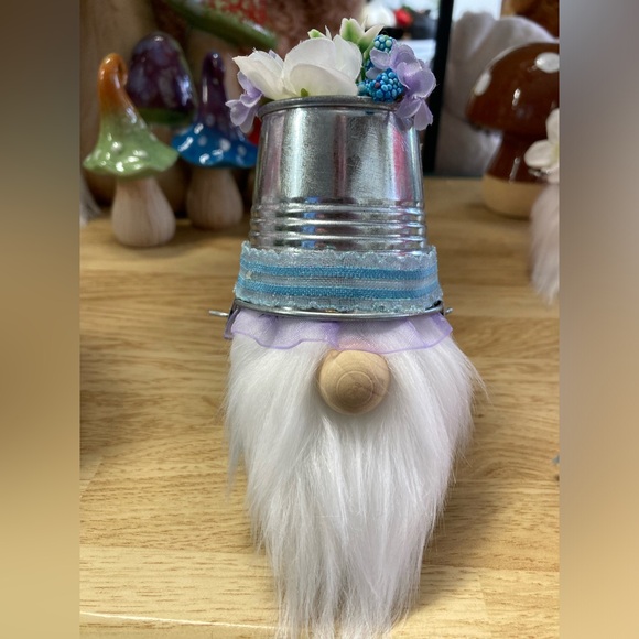 Small handmade gnome - Picture 1 of 4